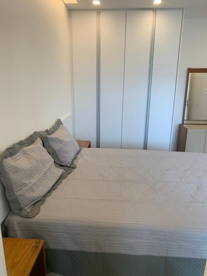 Flat Com 65 Metros; Sala; Duas Suítes; Cozinha Recém-reformado Apartamento *
