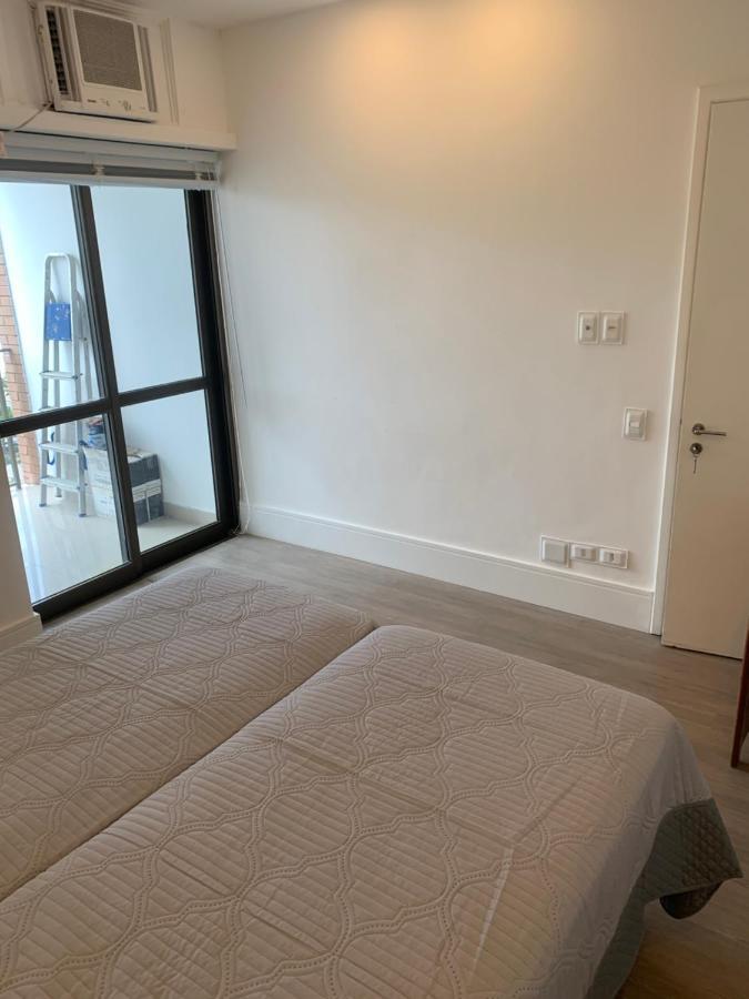 Apartamento Flat Com 65 Metros; Sala; Duas Suites; Cozinha Recem-reformado