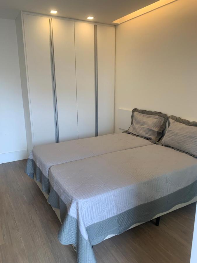 Flat Com 65 Metros; Sala; Duas Suites; Cozinha Recem-reformado Apartamento