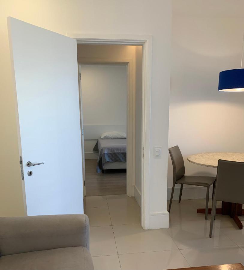 Flat Com 65 Metros; Sala; Duas Suites; Cozinha Recem-reformado Apartamento