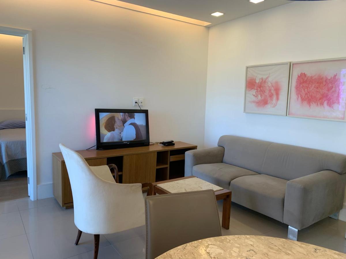 Flat Com 65 Metros; Sala; Duas Suites; Cozinha Recem-reformado Apartamento
