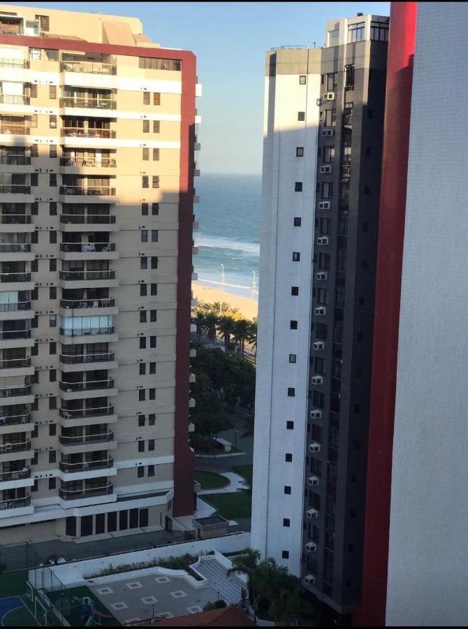 Flat Com 65 Metros; Sala; Duas Suites; Cozinha Recem-reformado Rio de Janeiro