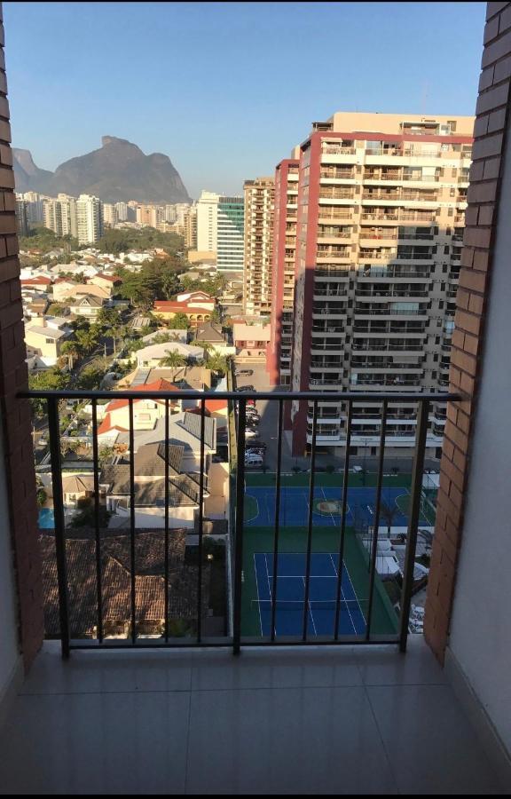 Flat Com 65 Metros; Sala; Duas Suites; Cozinha Recem-reformado